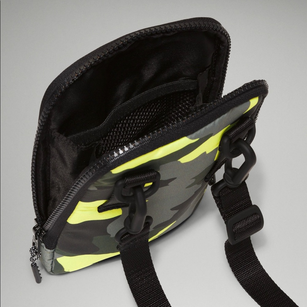 Lululemon Easy Access Crossbody Bag NWT Camo_3